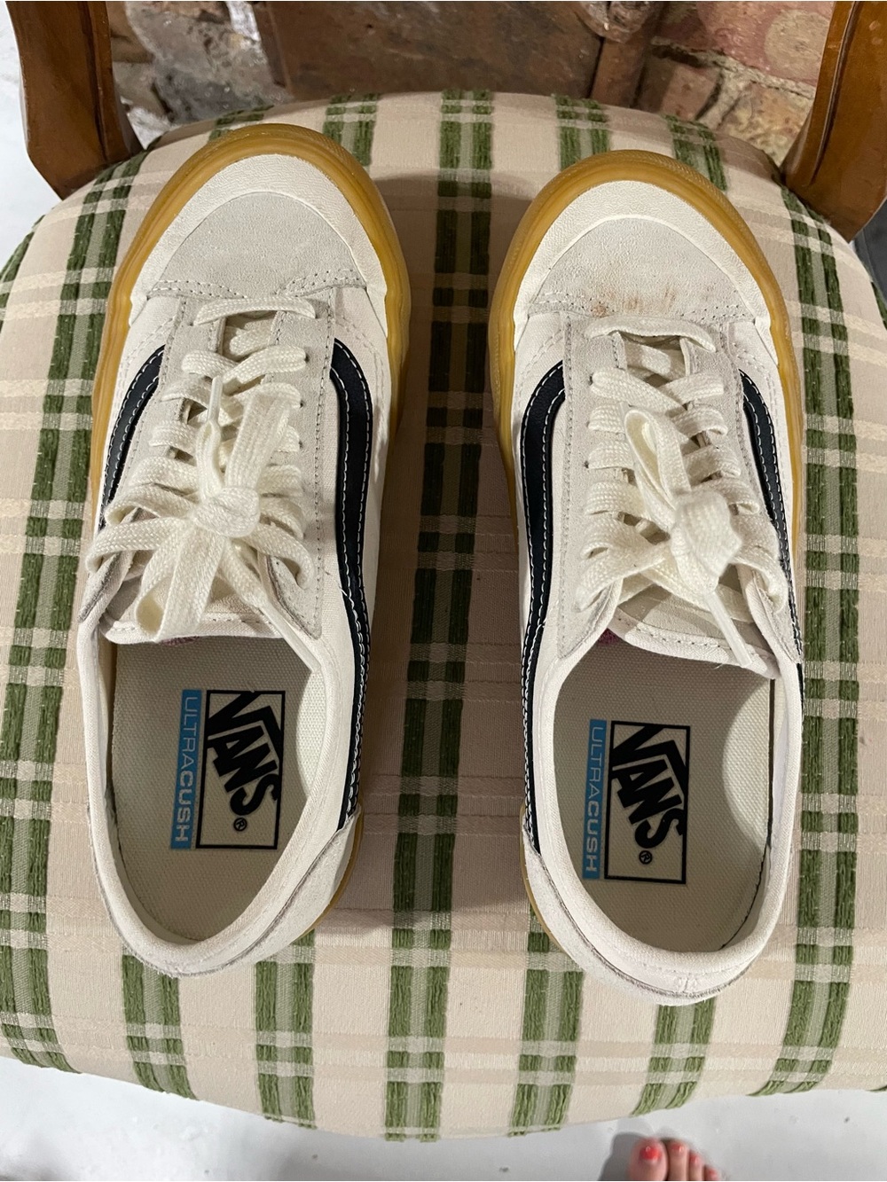 Vans Cream Canvas Low-Top Sneakers with Black Stripe and Gum Sole - Picture 8 of 10